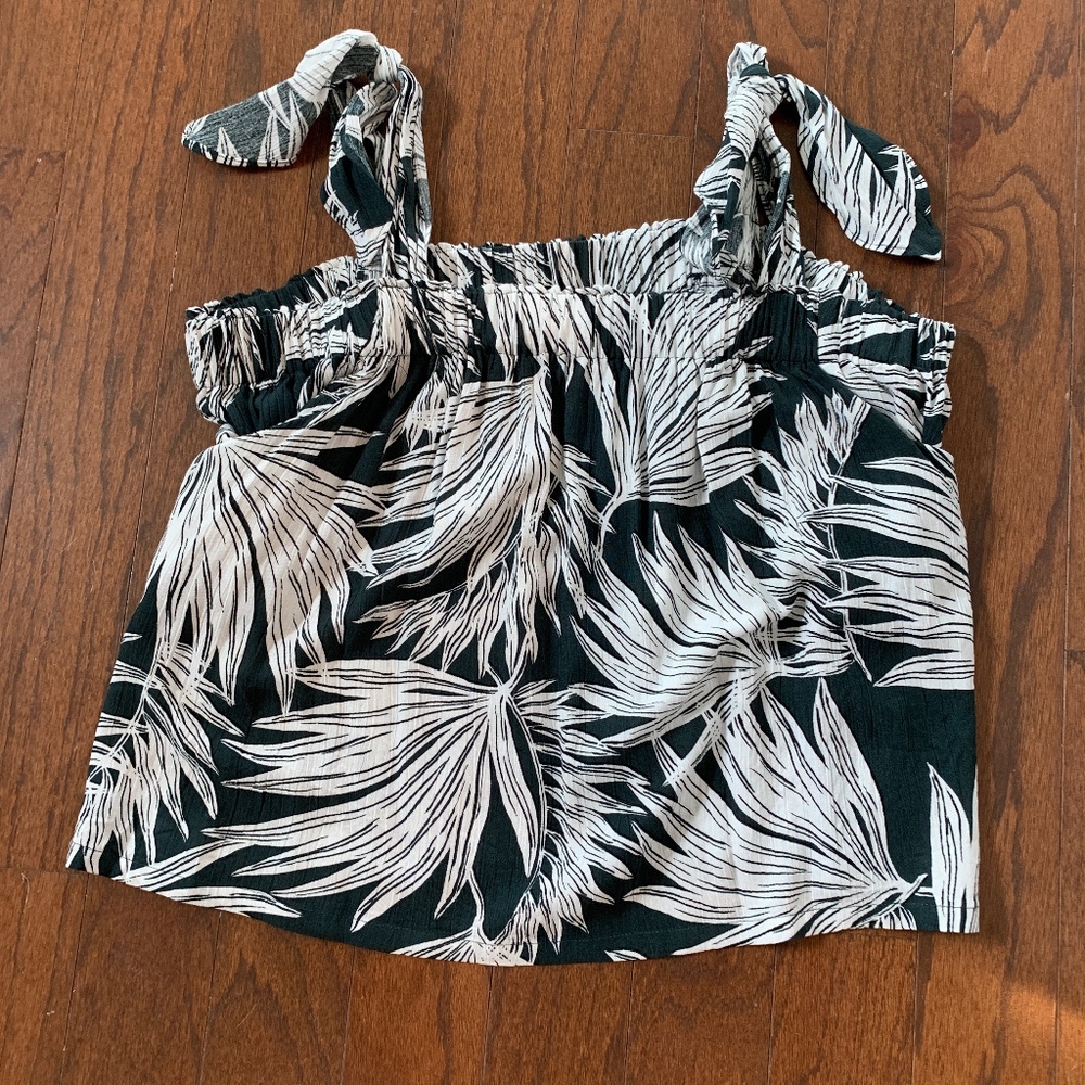 1. State Banana Leaf Tank